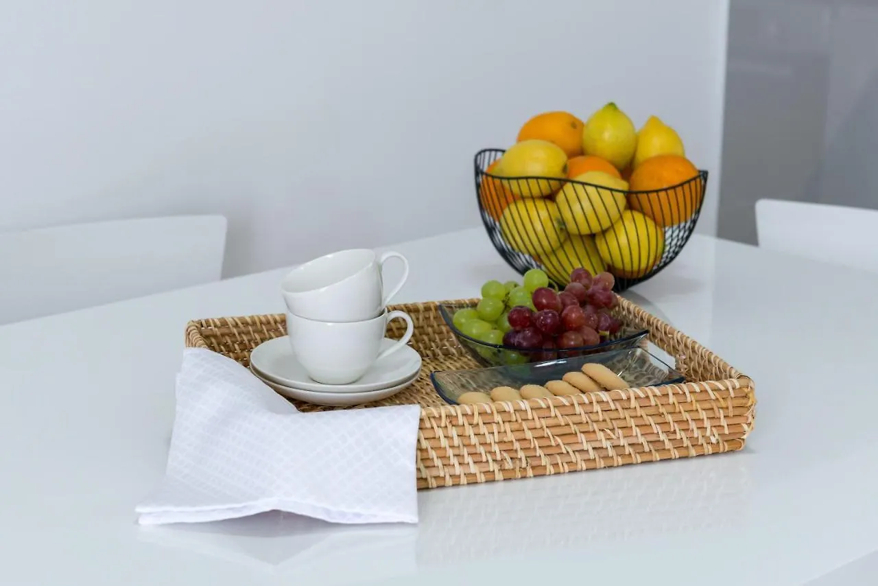Spacious Modern Apartment Miljak - 1Min To The Beach Traù 0*,  Croazia