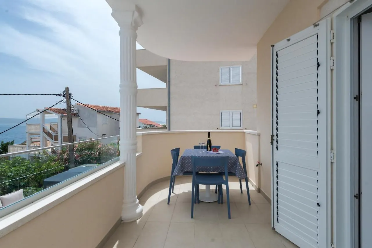 Spacious Modern Apartment Miljak - 1Min To The Beach Trogir