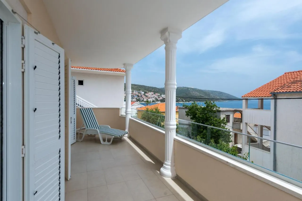Spacious Modern Apartment Miljak - 1Min To The Beach Traù