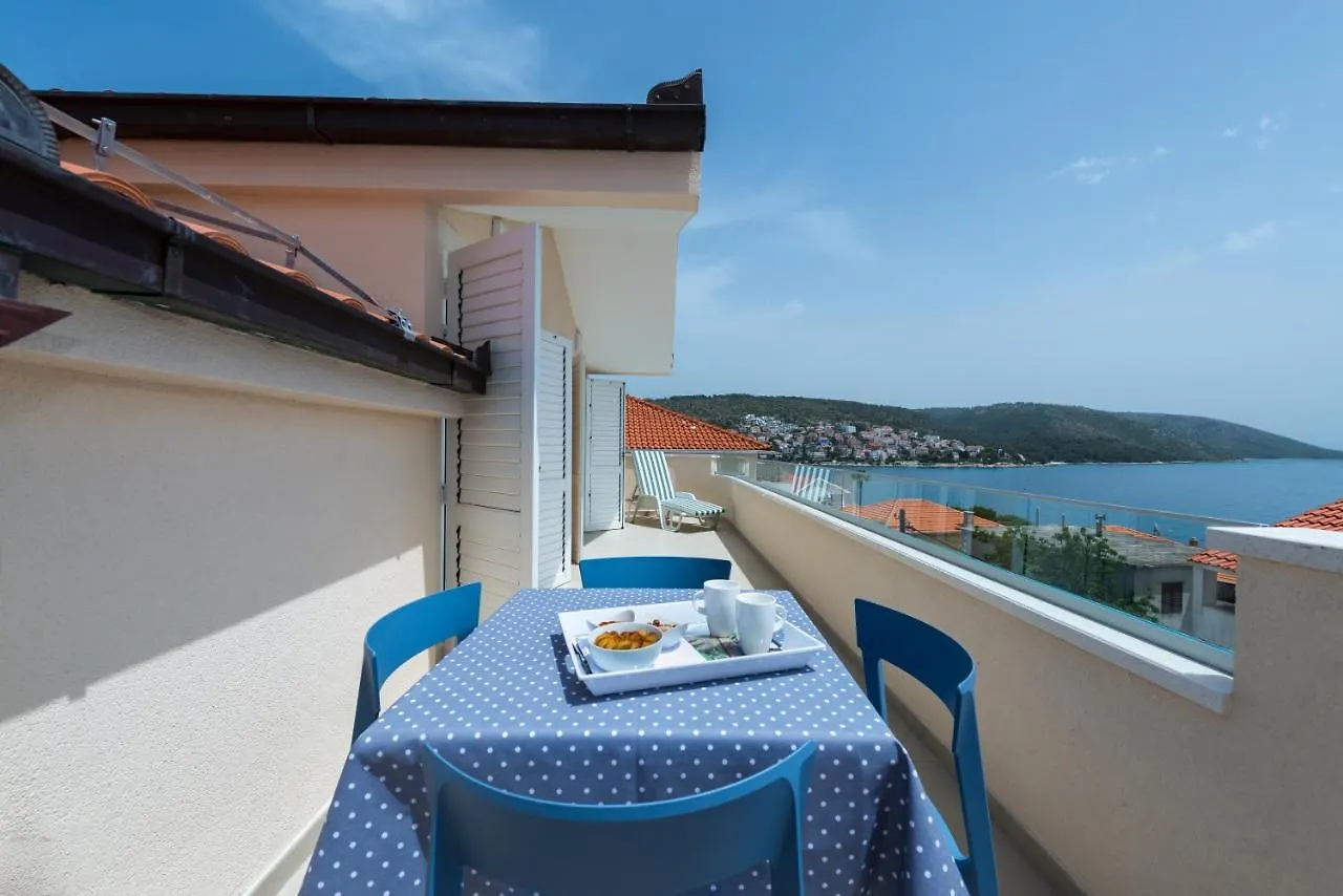 Spacious Modern Apartment Miljak - 1Min To The Beach Traù