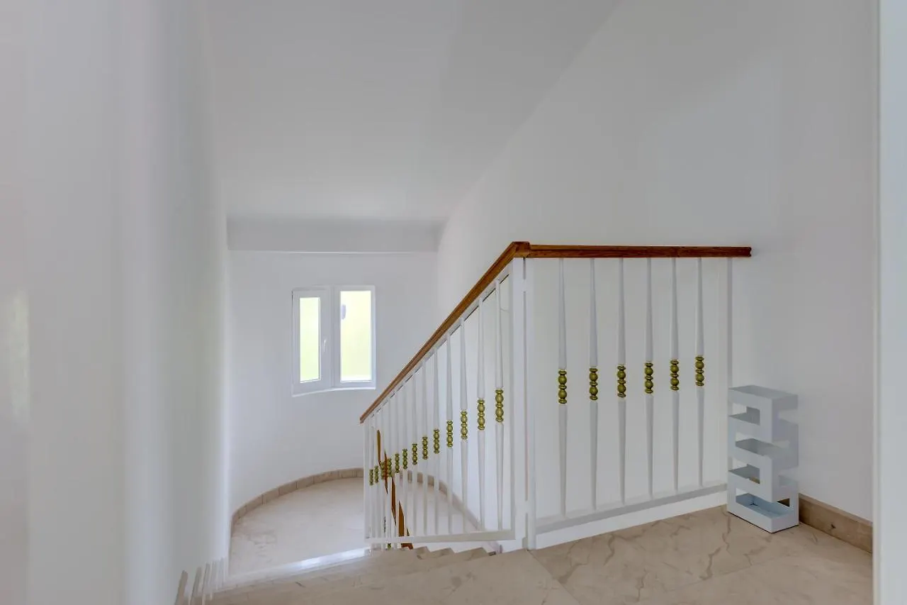 Spacious Modern Apartment Miljak - 1Min To The Beach Trogir